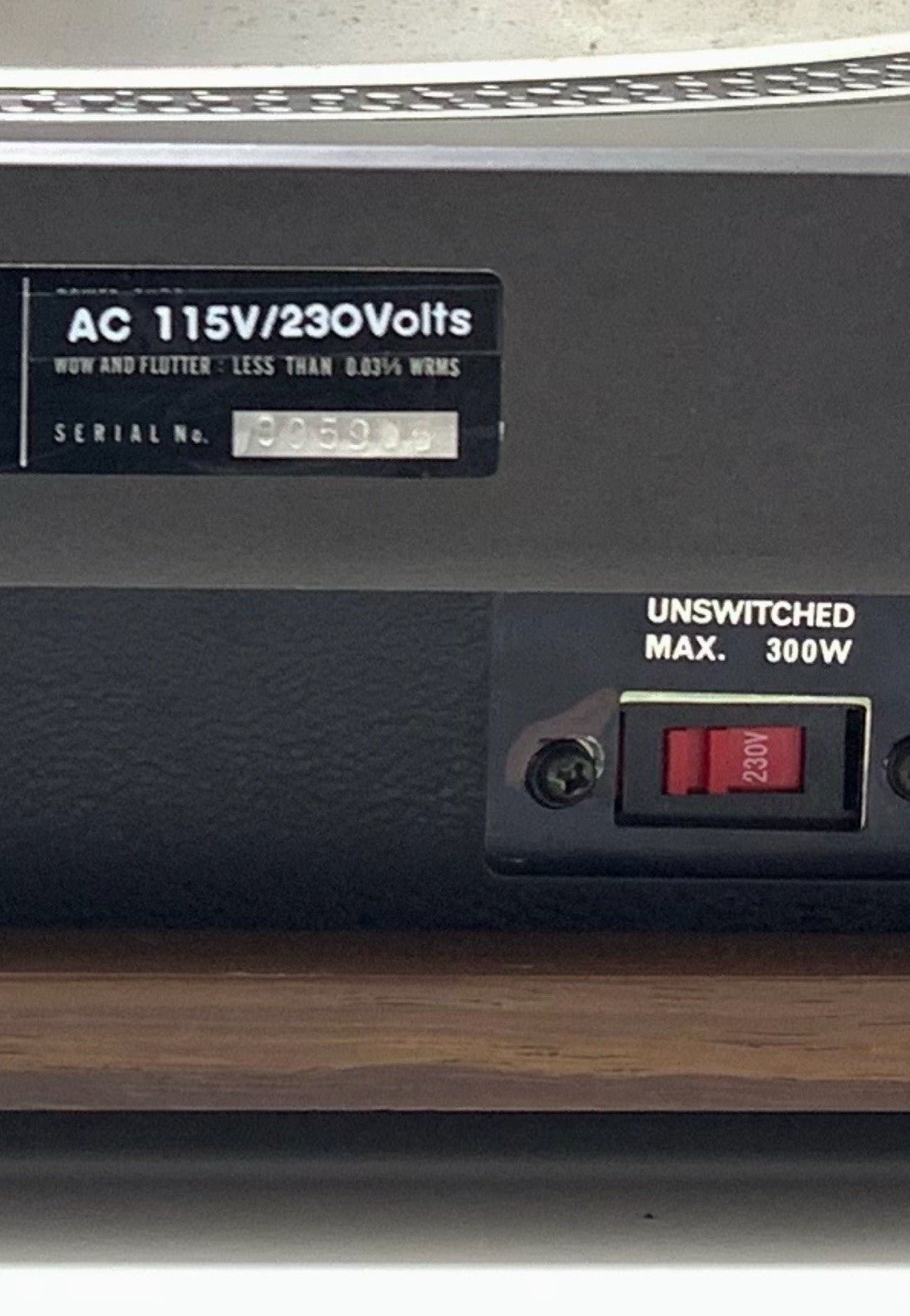 TECHNICS SL 1100 + Strobe SH-11L1l D. Drive Turntable Vintage 1972