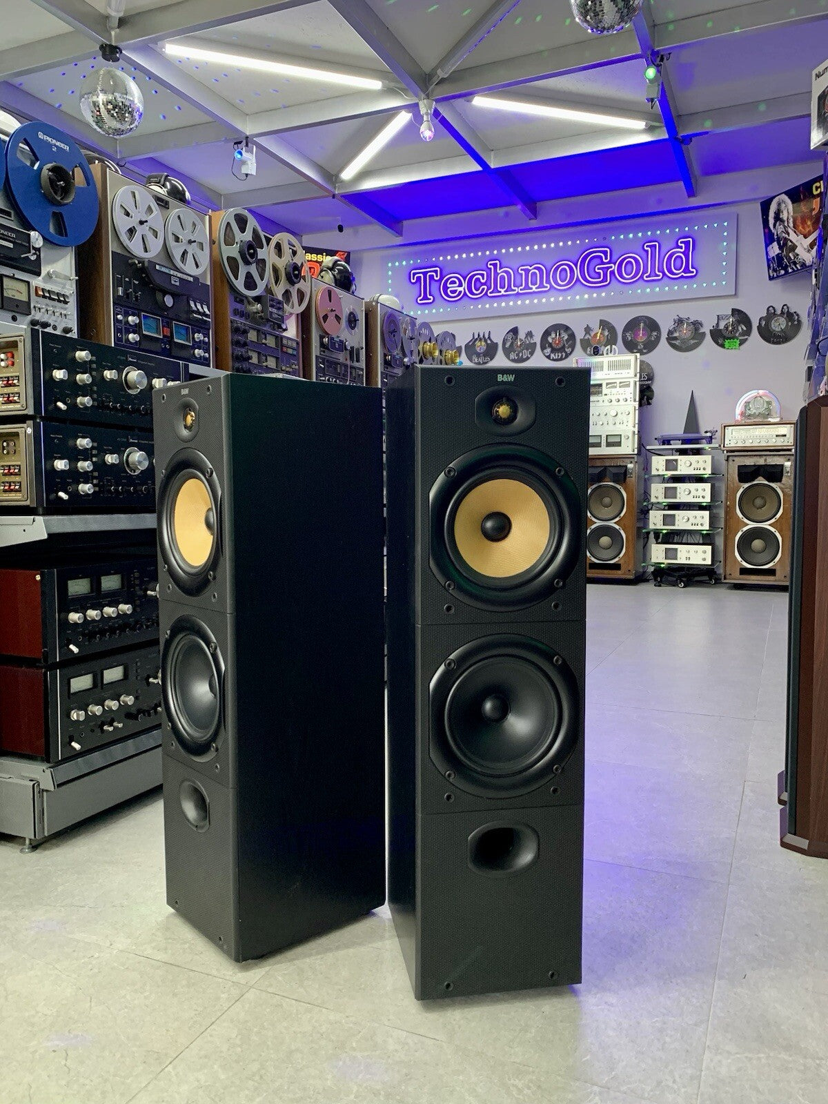 BOWERS & WILKINS B&W DM 603 Speakers 2,5 Way 120 Watts RMS Hi End WORK Good Look