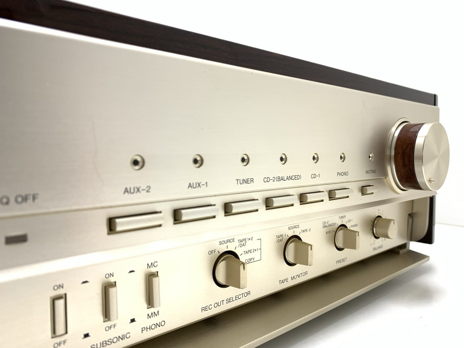 DENON PRA 2000RG Stereo Pre Amplifier Europe Version 220V Hi End WORK Good Look