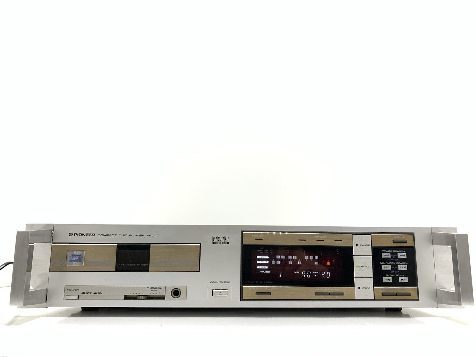 PIONEER P D70 Compact Disc CD Player Exclusive Handles RACK 19" WORK Good Look