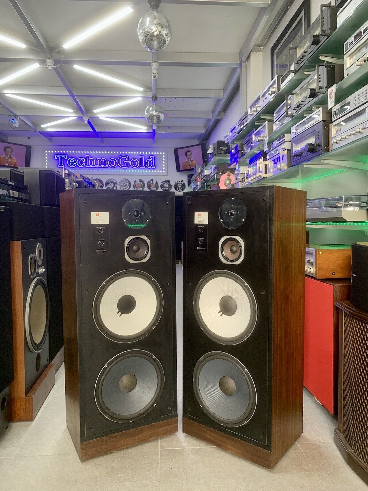 JBL L-150 LEGENDARY Speakers 300 Watts Vintage 1982 Refurbished WORK LIKE NEW