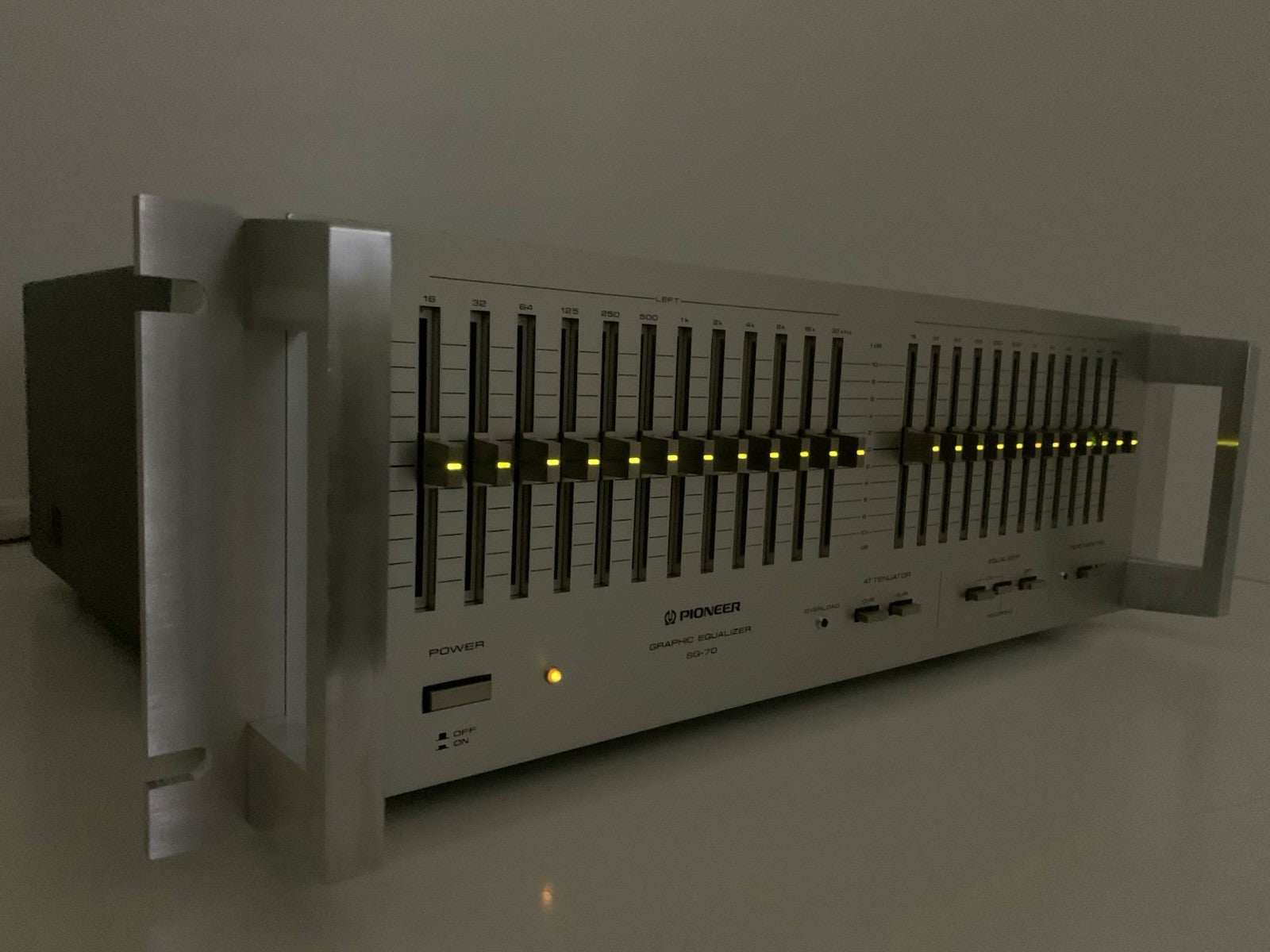 PIONEER SG 70/SG 9800 Graphic Equalizer BiCOLOR RED/GREEN Rack 19 Handless WORK