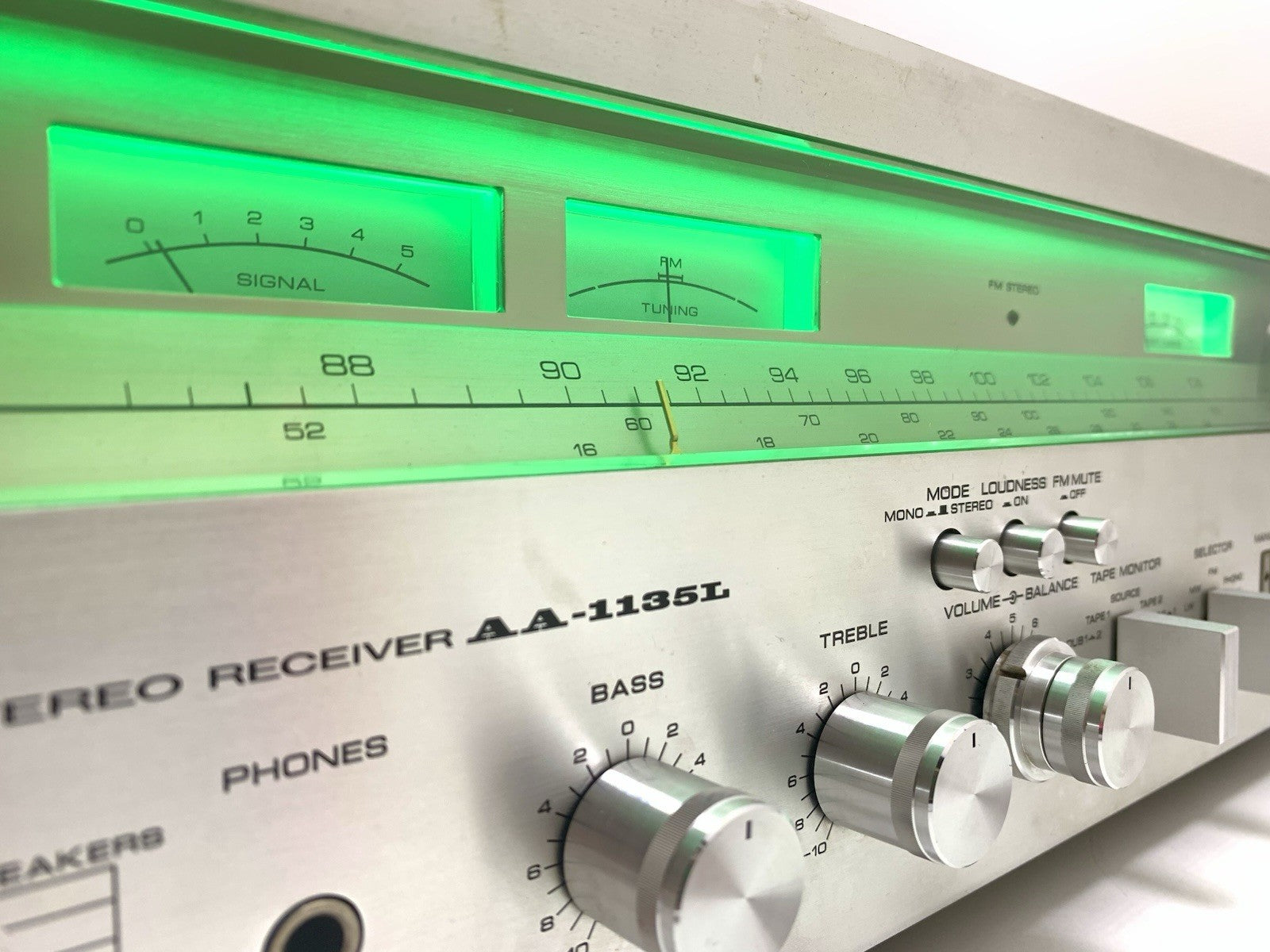 AKAI AA 1135L Stereo HiFi Receiver 38+38 Watts RMS Vintage 1979 WORK GOOD LOOK