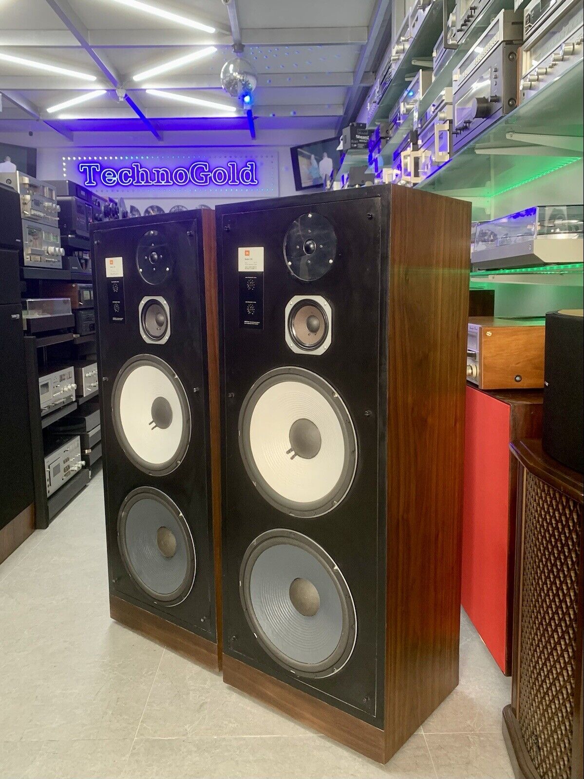 JBL L-150 LEGENDARY Speakers 300 Watts Vintage 1982 Refurbished WORK LIKE NEW