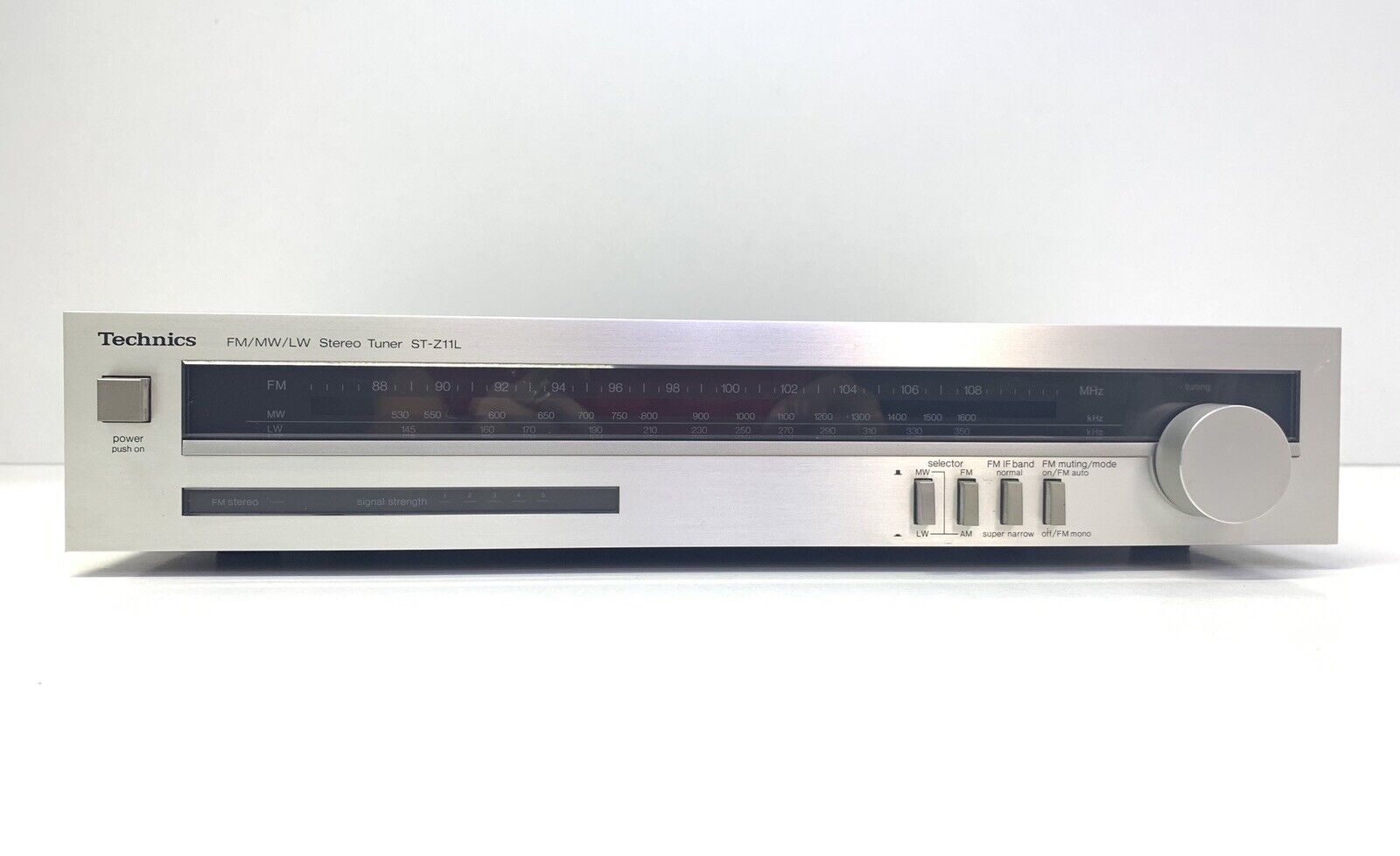 TECHNICS ST-Z11L FM/MW/LW Stereo Tuner Digital High End Vintage 1982 Like New