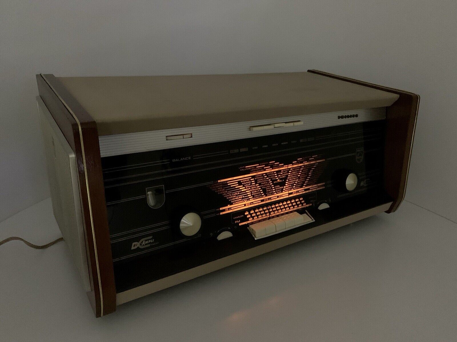 Radio PHILIPS B6X94A Eindhoven tubes FM Vaccum Tube Vintage 1959 WORK Good Look