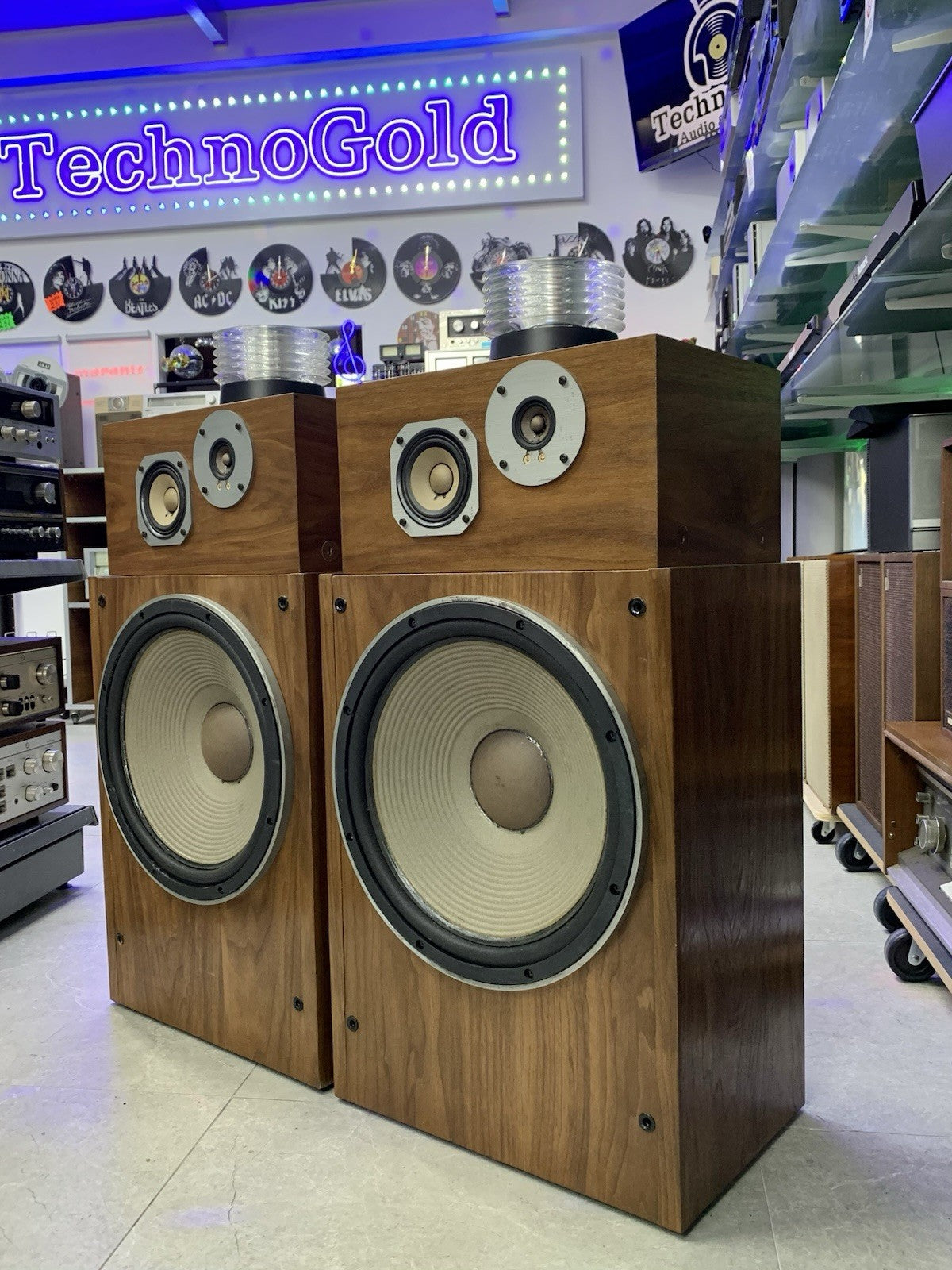 PIONEER HPM 1500 High End SPEAKERS 4 Way 125 Watts RMS Vintage  WORK GOOD LOOK