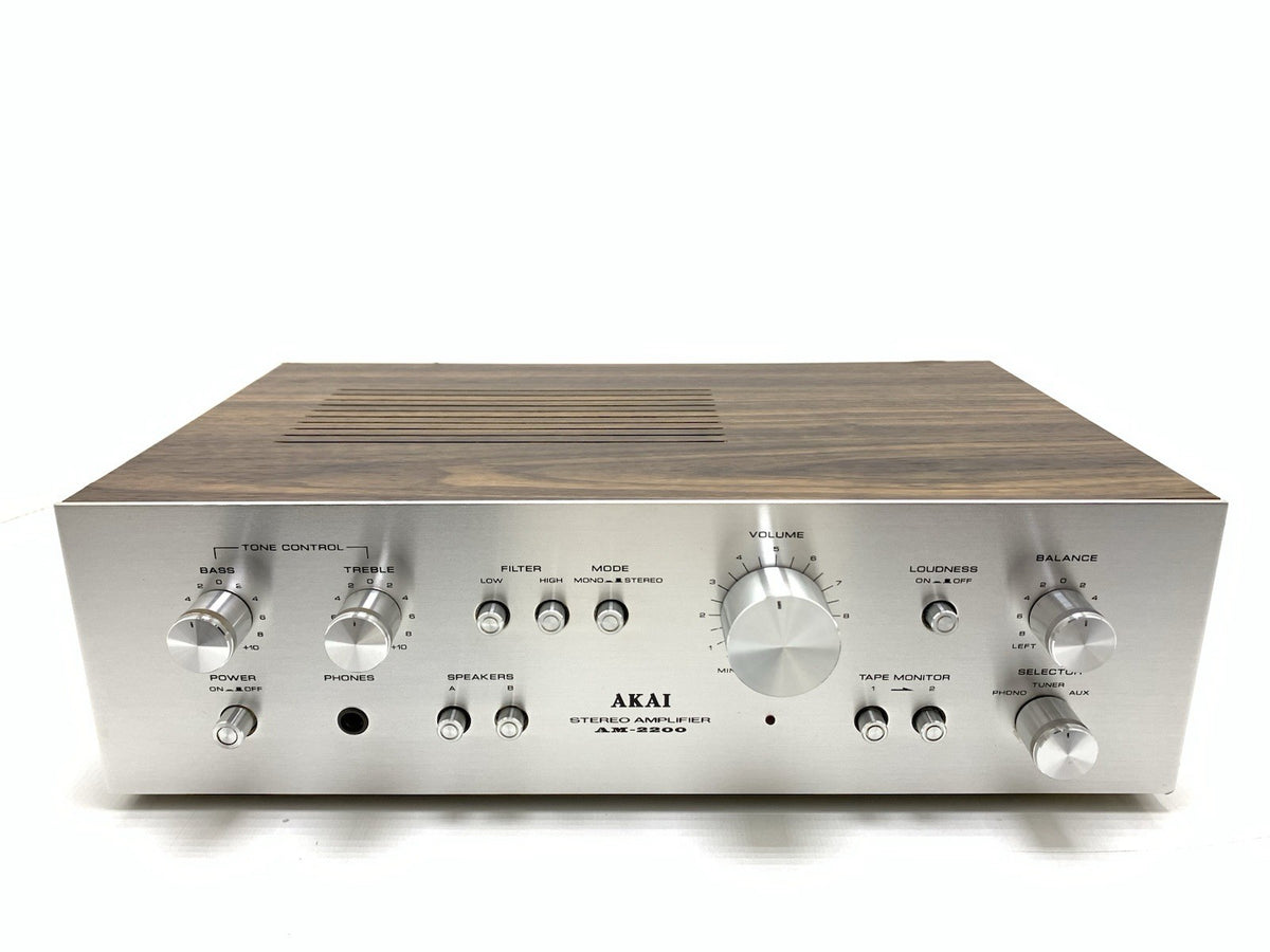 AKAI AM 2200 Stereo Integrated Amplifier 20+20 Watts RMS Vintage WORK Good Look