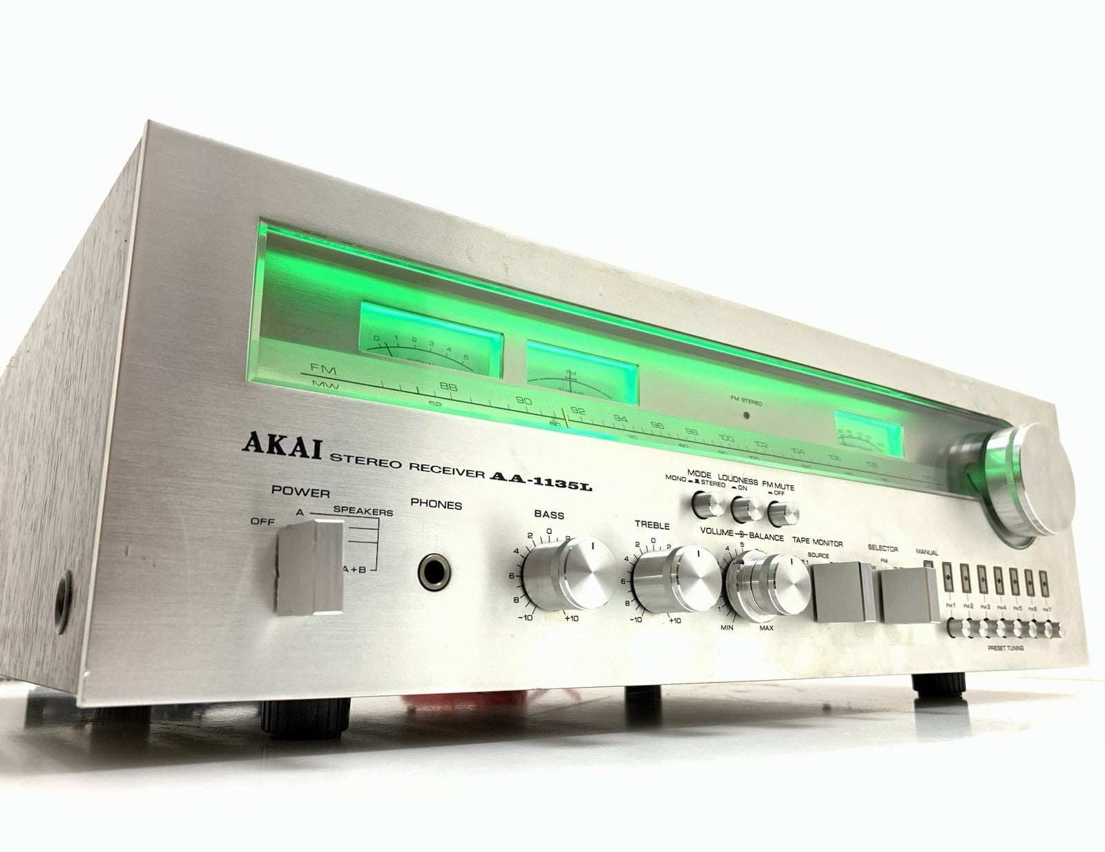 AKAI AA 1135L Stereo HiFi Receiver 38+38 Watts RMS Vintage 1979 WORK GOOD LOOK