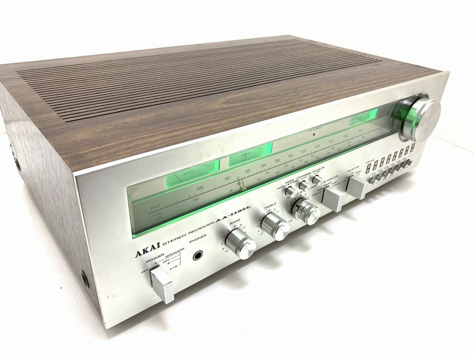 AKAI AA 1135L Stereo HiFi Receiver 38+38 Watts RMS Vintage 1979 WORK GOOD LOOK