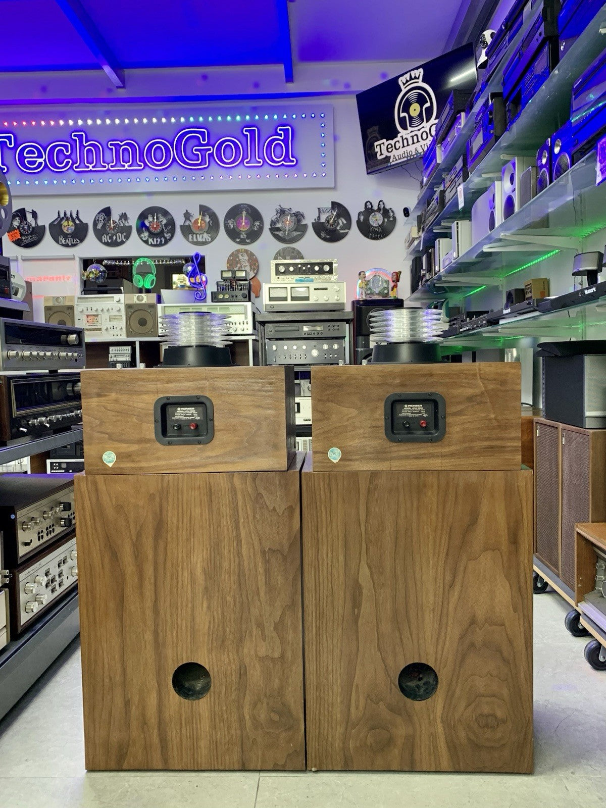 PIONEER HPM 1500 High End SPEAKERS 4 Way 125 Watts RMS Vintage  WORK GOOD LOOK