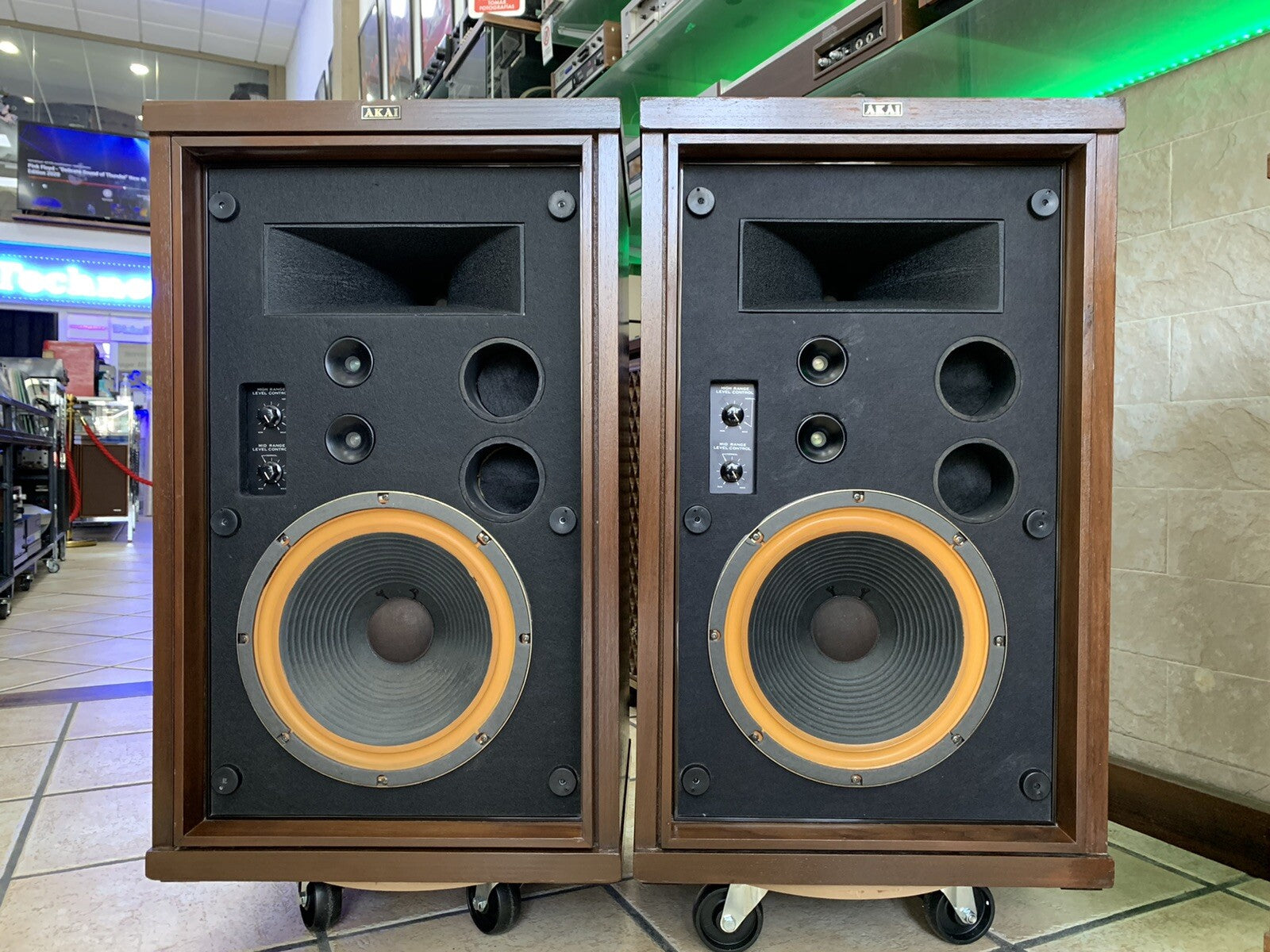 AKAI SW-180 Rare Original Speakers 3 Way 60W RMS Vintage WORK Perfect Good Look