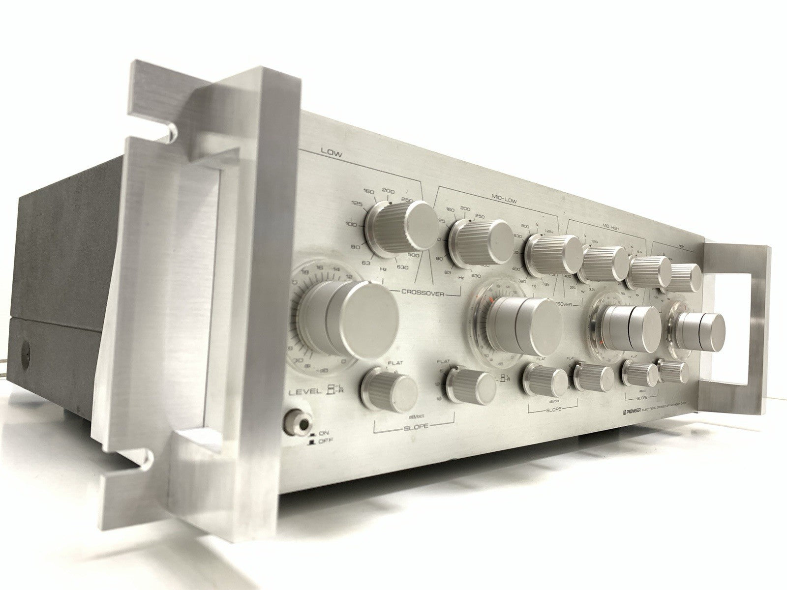 PIONEER D 23 Professional ELECTRONIC CROSSOVER with HANDLES 4 Way WORK Good Look