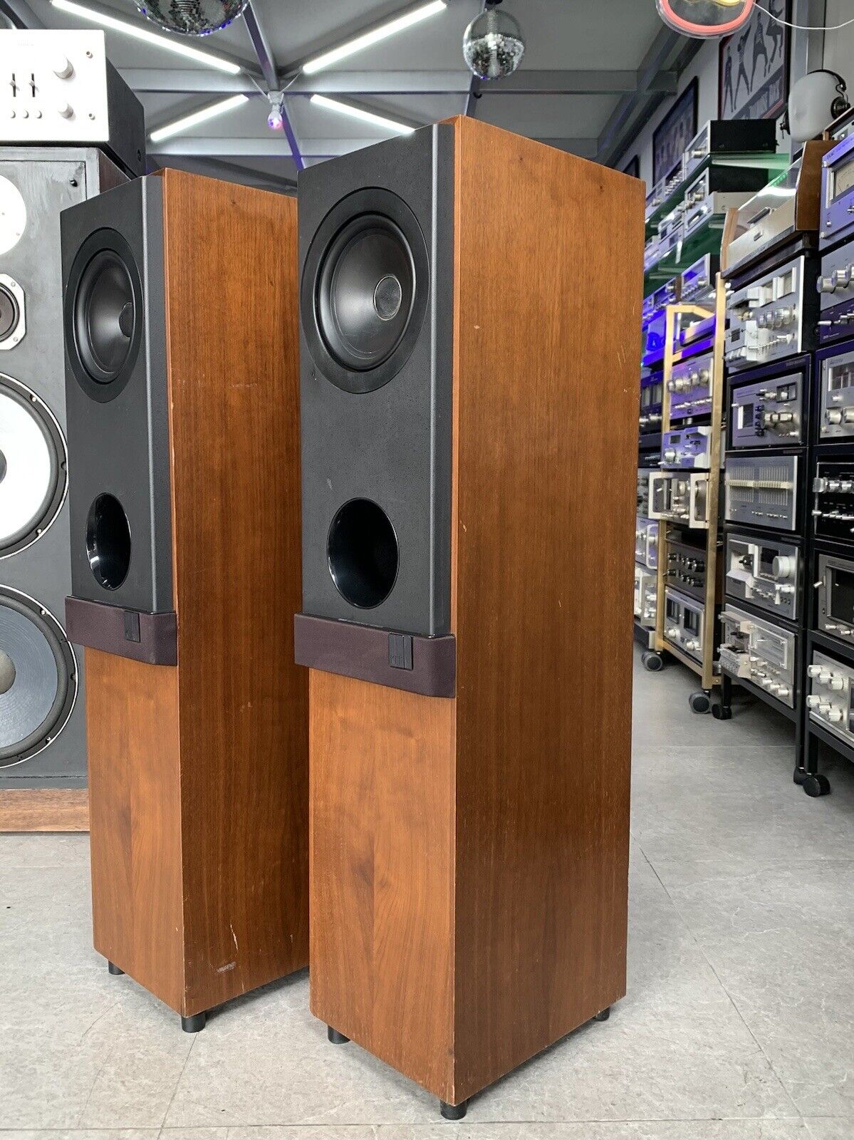 KEF REFERENCE SERIES Model 103/4S Vintage monitor Speaker 200W Work Good Look
