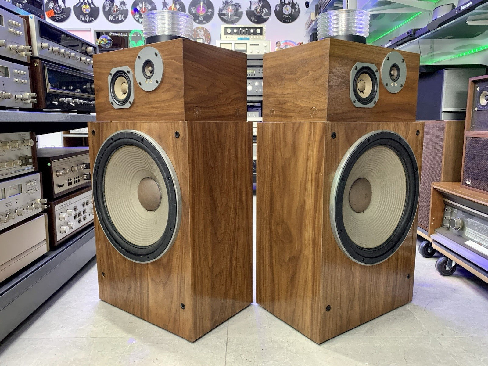 PIONEER HPM 1500 High End SPEAKERS 4 Way 125 Watts RMS Vintage  WORK GOOD LOOK