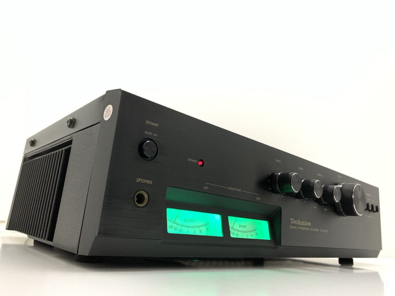 TECHNICS SU 2400 Stereo Integrated Amplifier 22+22 W RMS Vintage 1977 GOOD LOOK