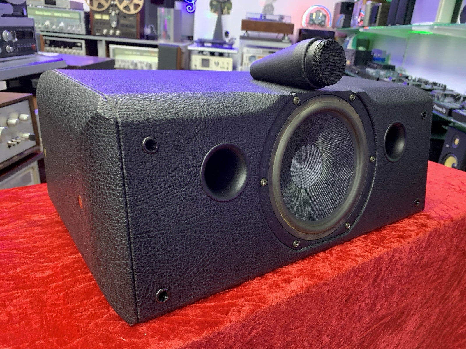 SONUS FABER SOLO HOME Center Speaker 200 Watts RMS High End Work Good Look