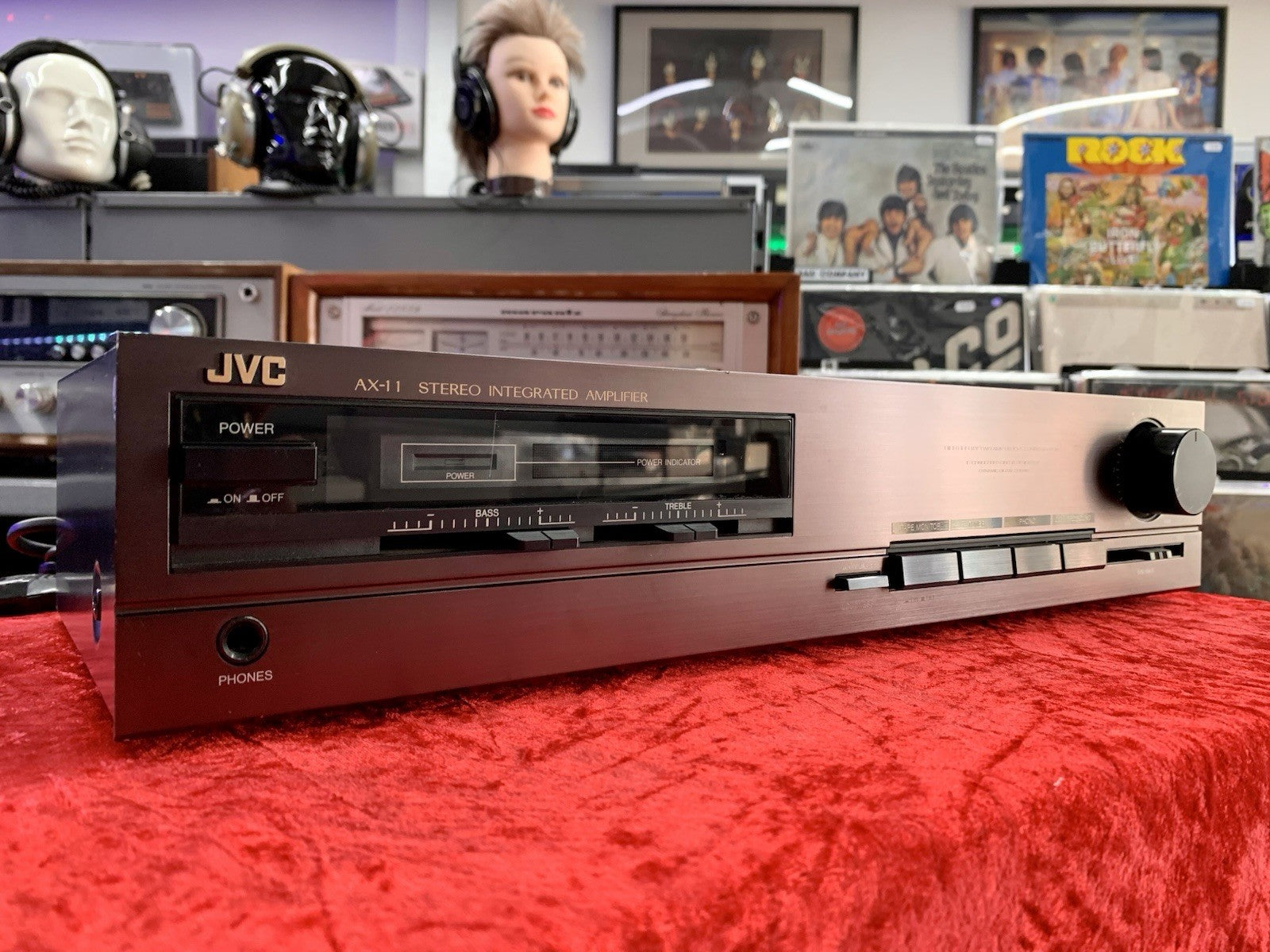 JVC AX 11 STEREO INTEGRATED AMPLIFIER 45+45Watts RMS Vintage 1985 WORK Good Look