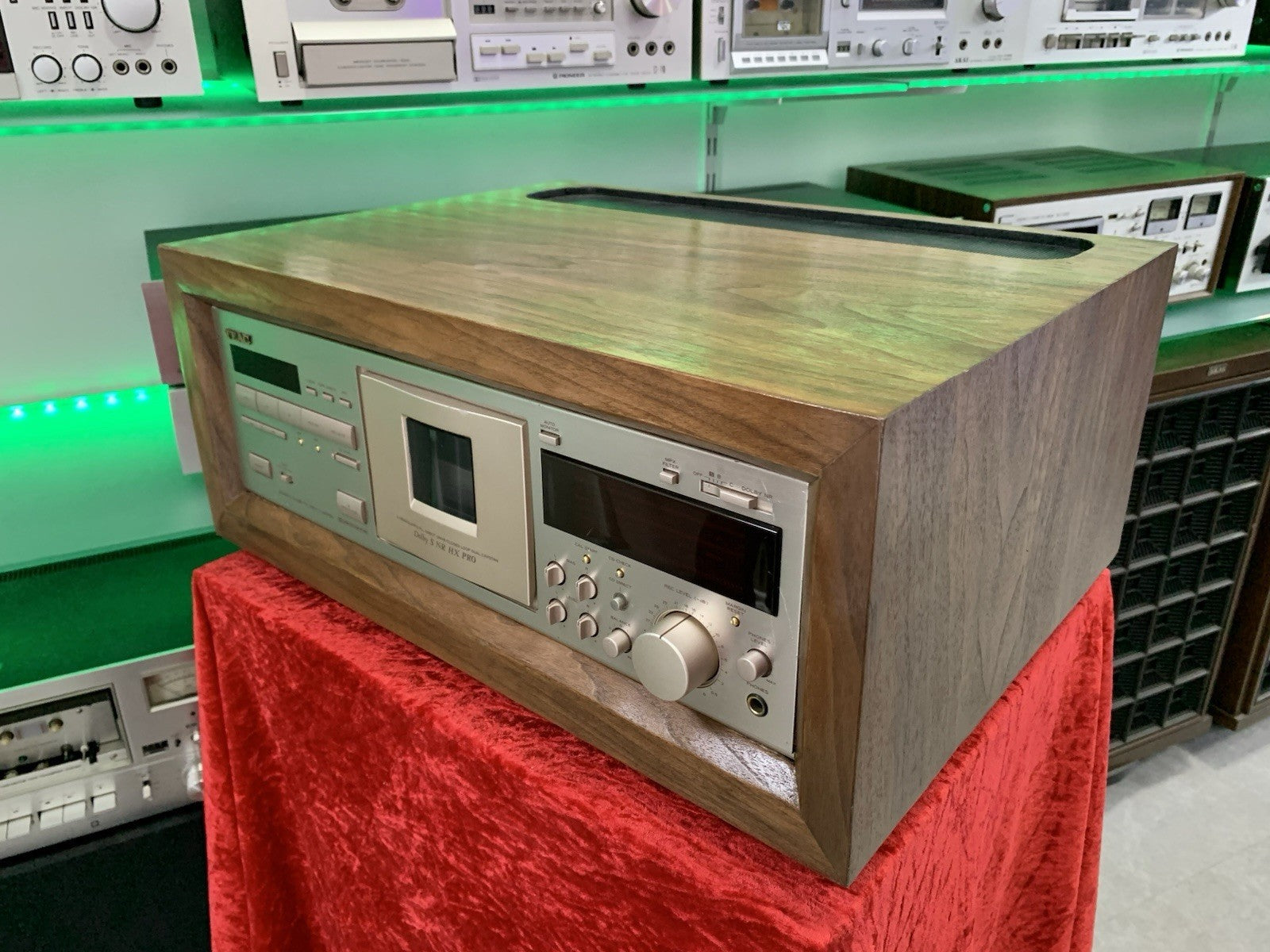 TEAC V 8000S Cassette Tape Deck 3 Head Wood Box 15Hz-21KHz Metal WORK Good Look