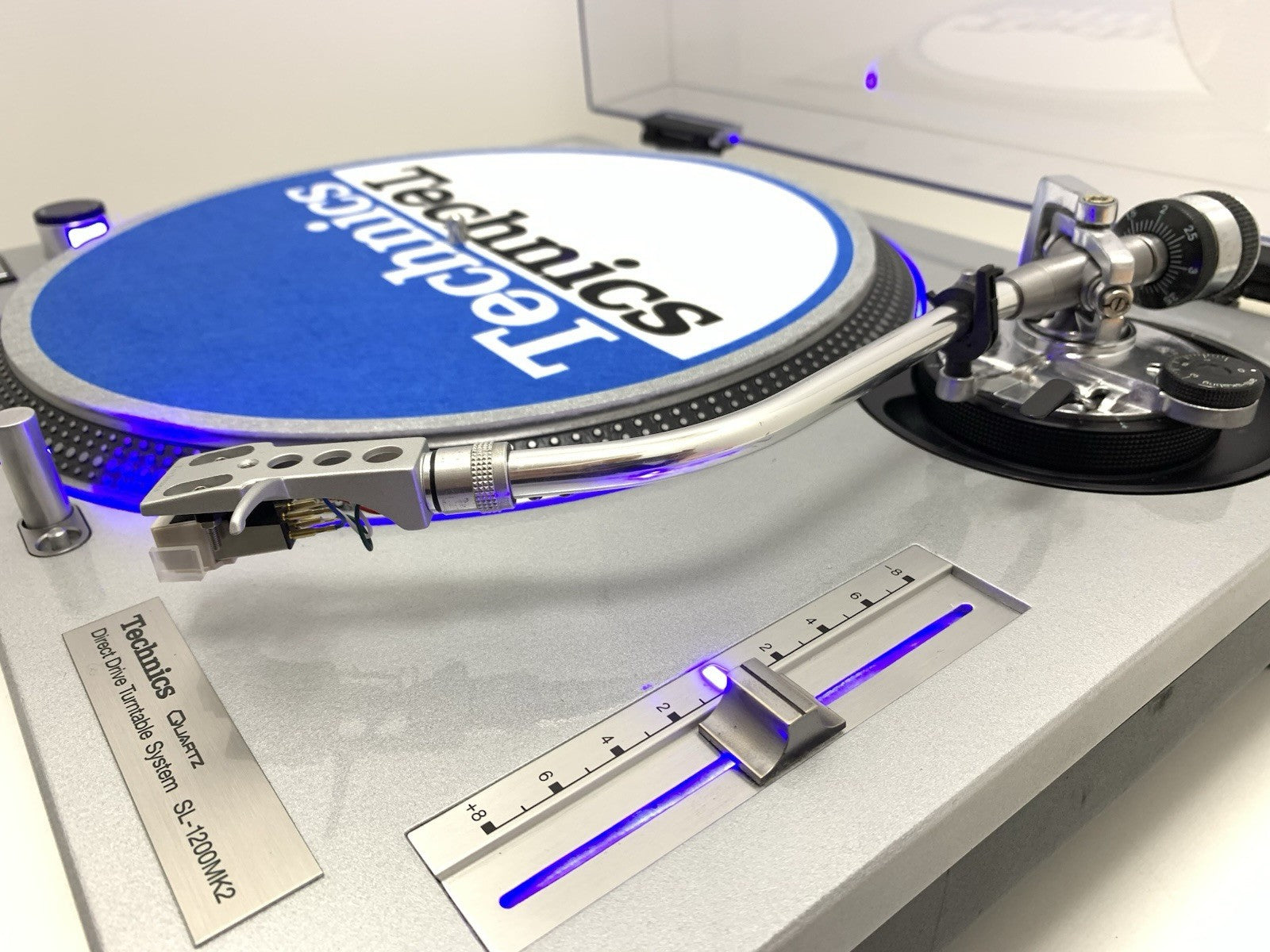 TECHNICS SL 1200 MK2 Direct Drive Turntable Vintage NEW BLUE LEDs WORK Like New
