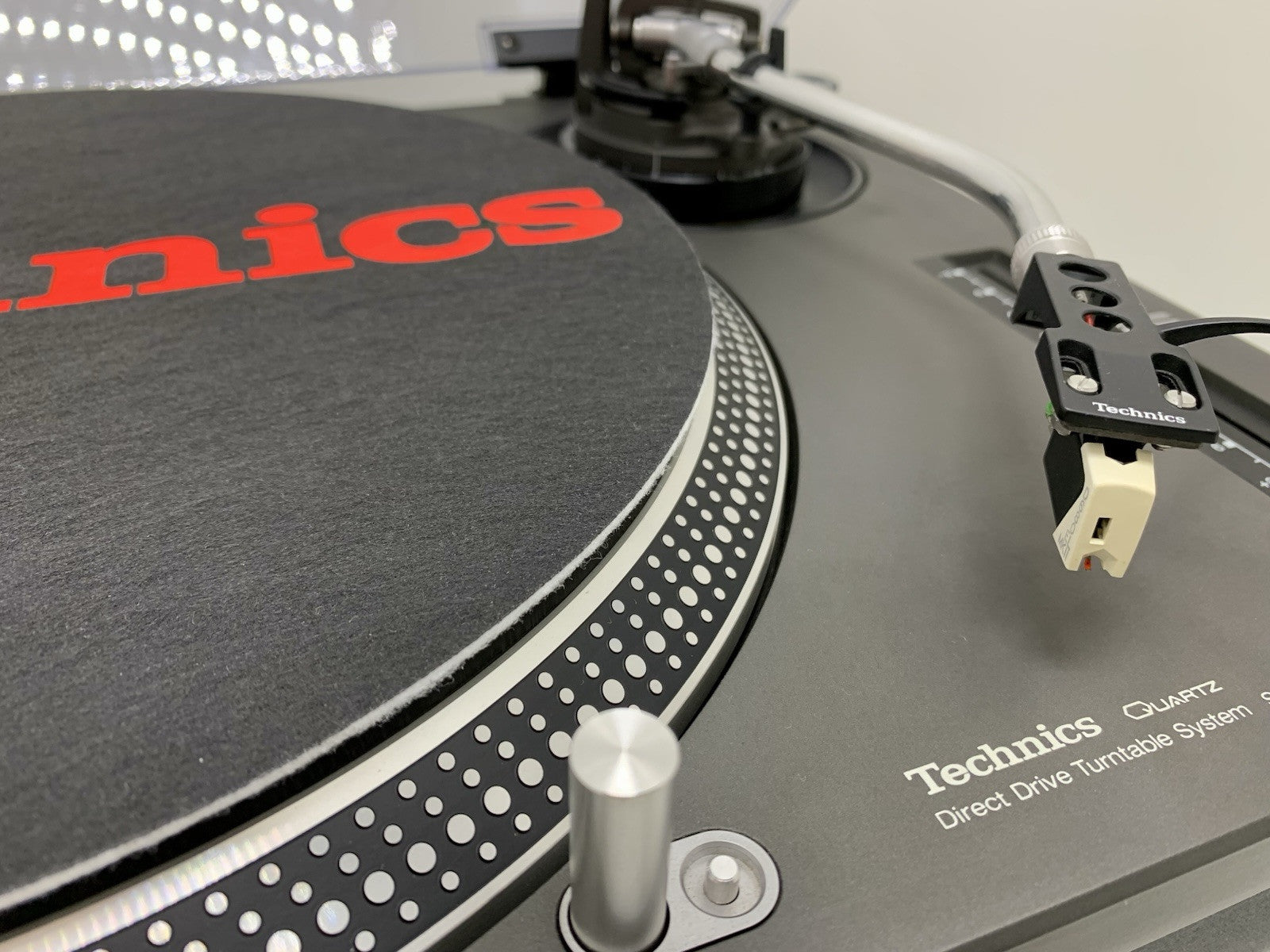 TECHNICS SL 1210 MK2 D. Drive Turntable w/Original BOX + STANTON 680MK2 LIKE NEW