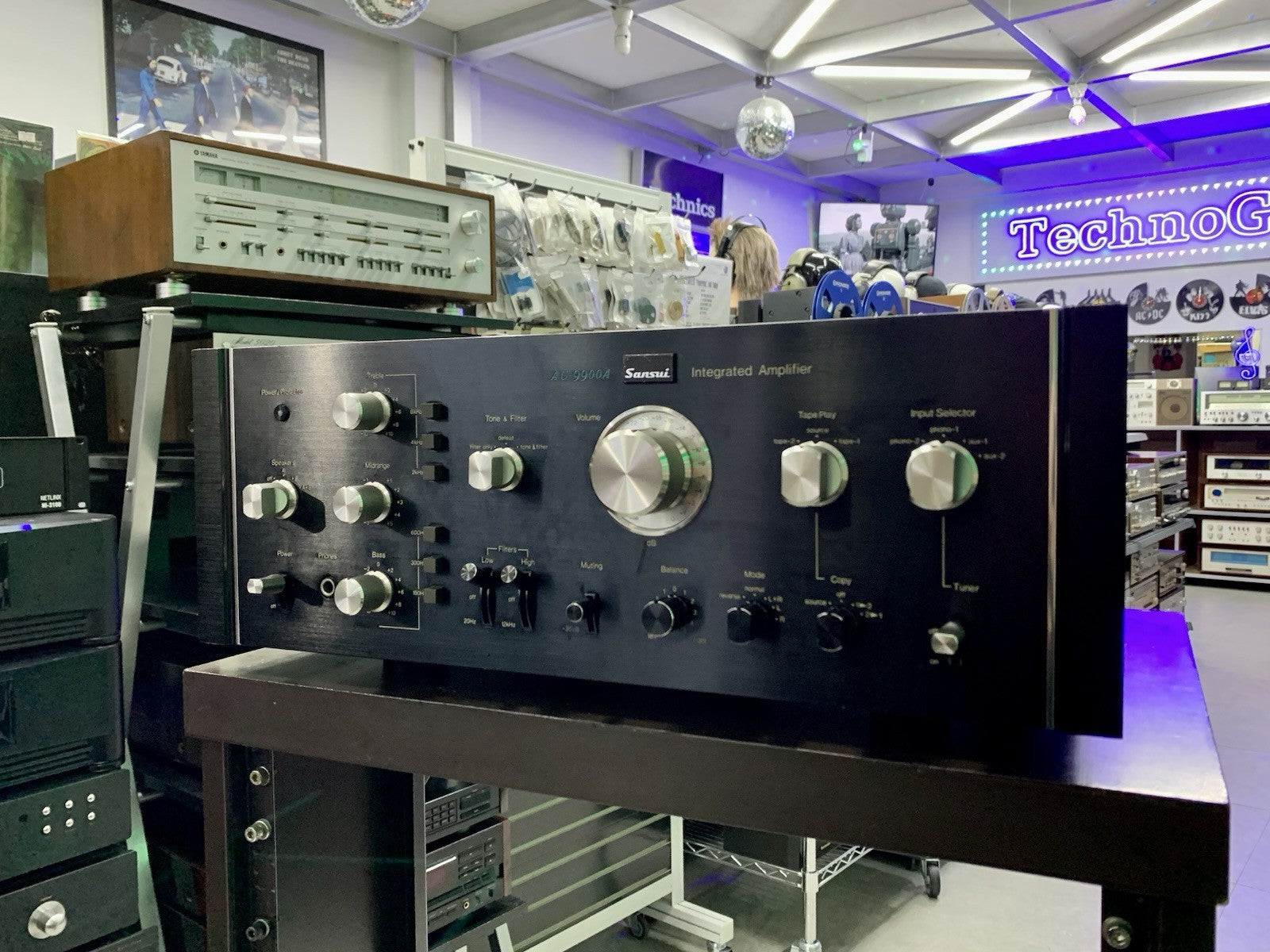 SANSUI AU 9900A VERY RARE Stereo Amplifier 80+80Watts RMS Vintage 1977 Good Look
