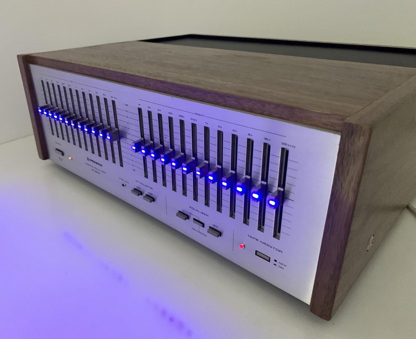 PIONEER SG 9800 Graphic Equalizer BLUE LED with WOOD BOX Vintage WORK Good Look
