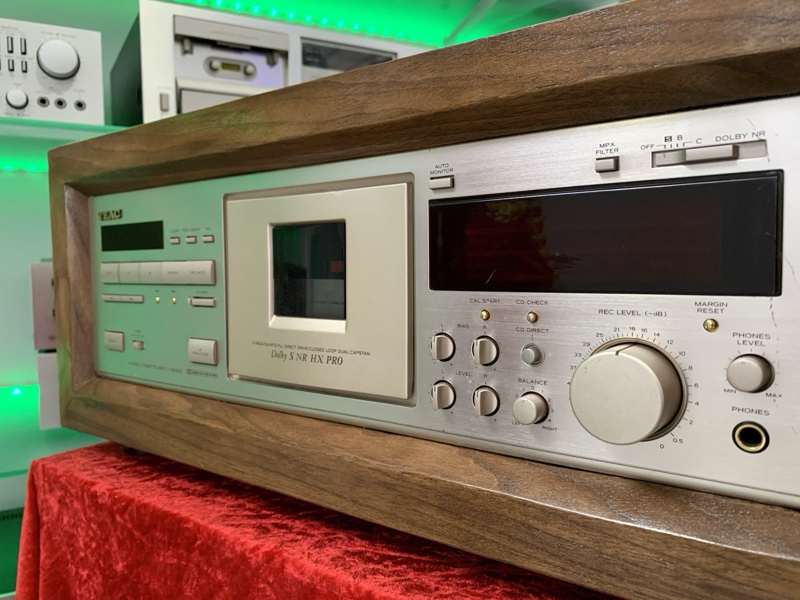 TEAC V 8000S Cassette Tape Deck 3 Head Wood Box 15Hz-21KHz Metal WORK Good Look