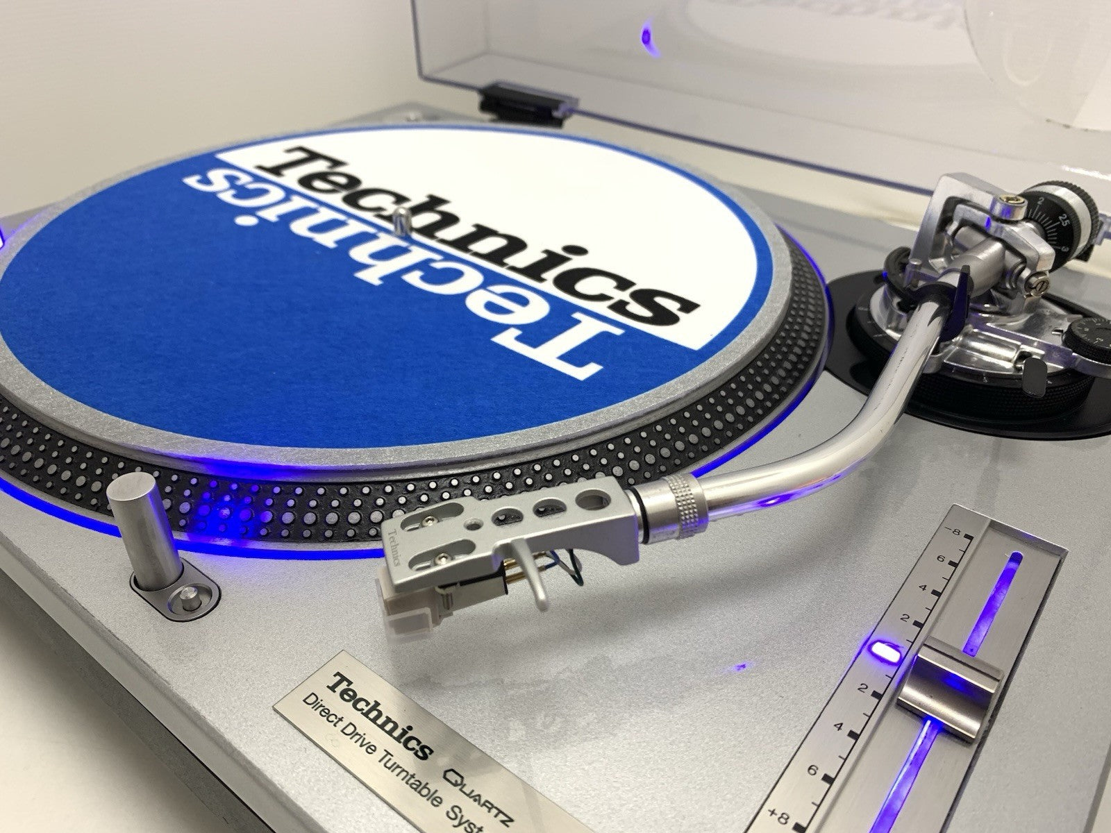 TECHNICS SL 1200 MK2 Direct Drive Turntable Vintage NEW BLUE LEDs WORK Like New
