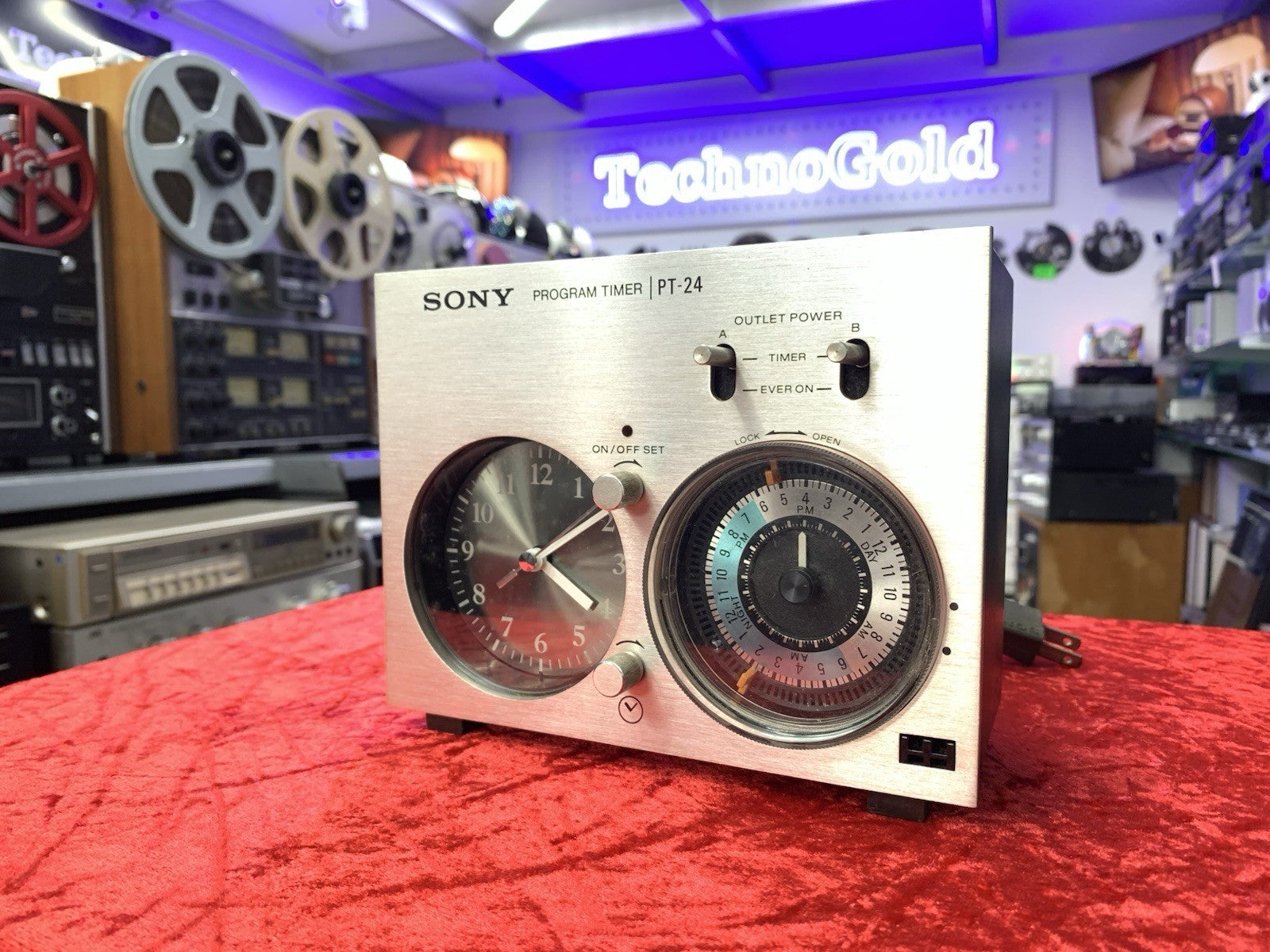 SONY PT 24 Audio Programmer Timer Display Vintage 1970 WORK 220 Volts Good Look