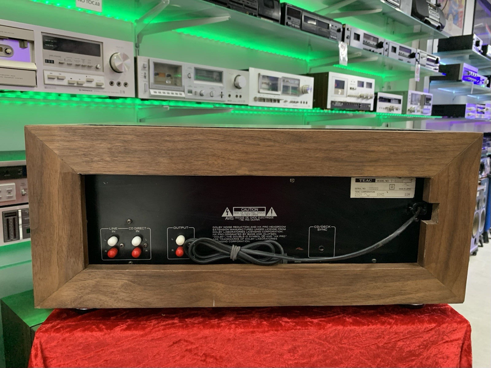 TEAC V 8000S Cassette Tape Deck 3 Head Wood Box 15Hz-21KHz Metal WORK Good Look